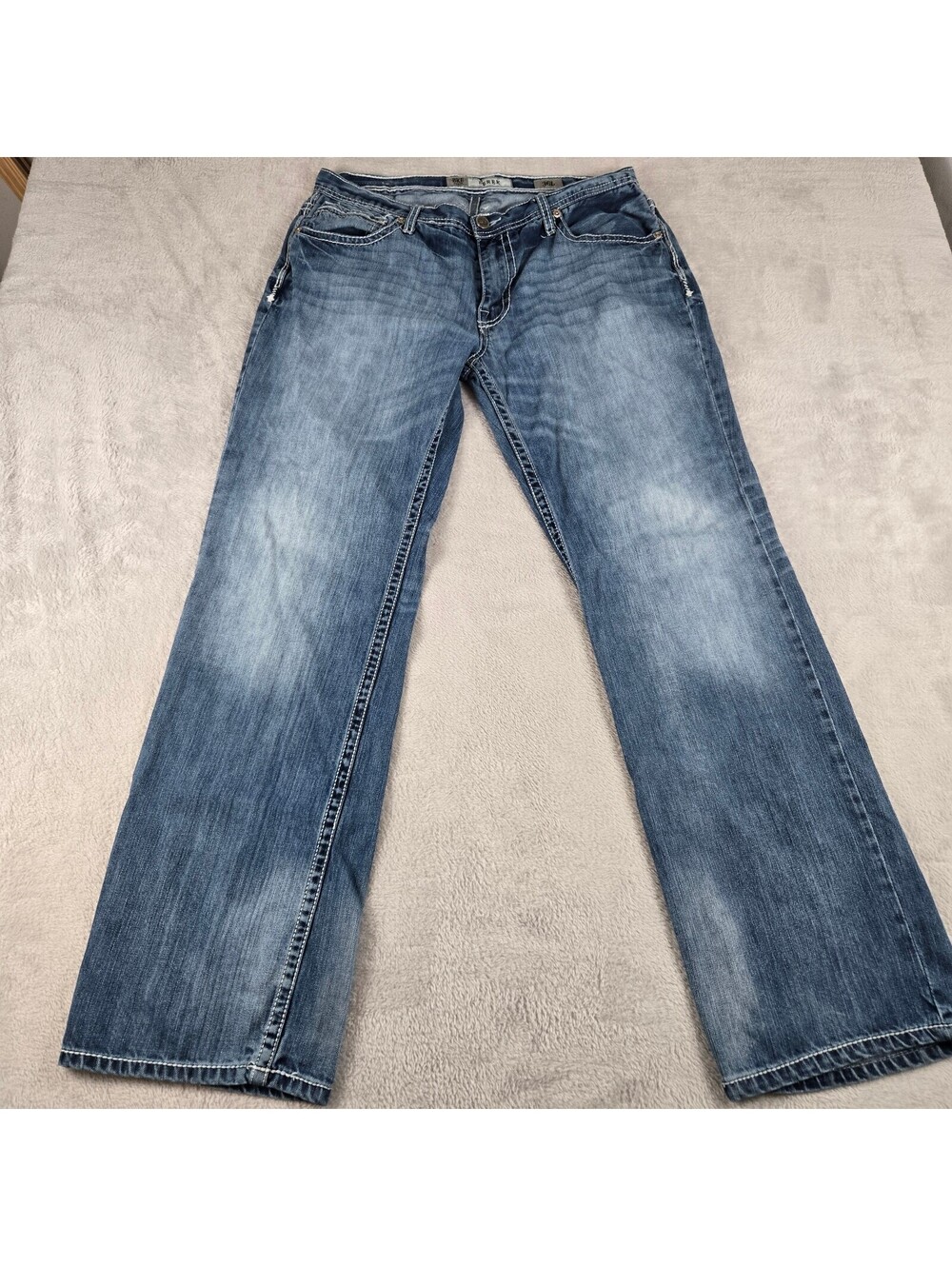 BKE Derek Men’s 36L Blue Jeans Medium Wash Distressed Straight Leg 33" Inseam